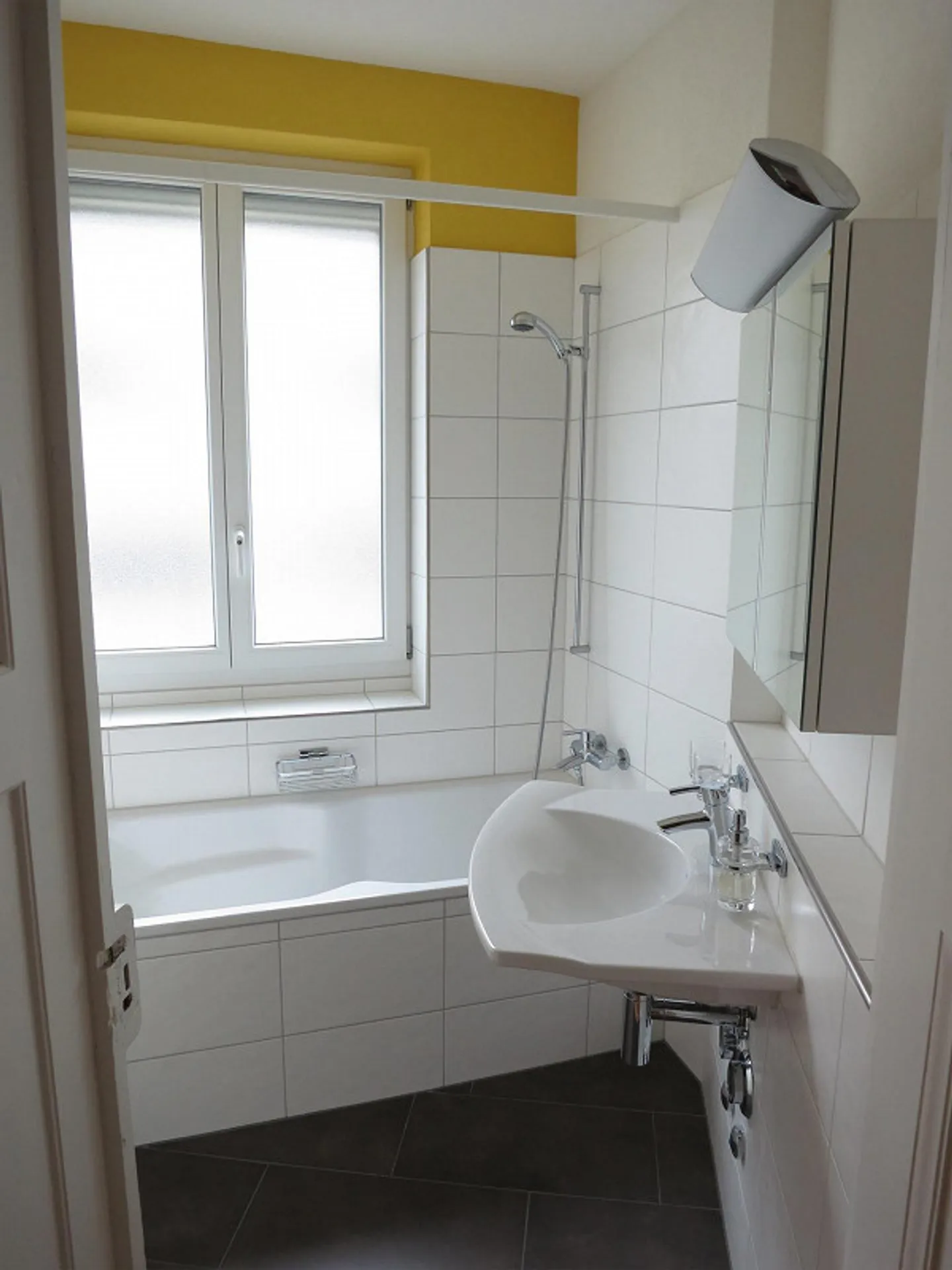 Appartamento Art Nouveau luminoso di 5 1/2 stanze in una posizione centrale - Foto 15 di 18