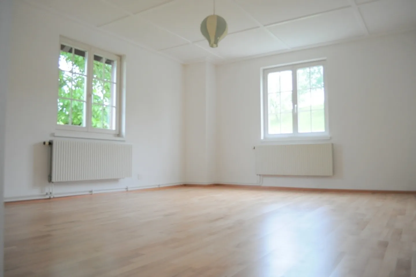 Helle 3 Zimmer-Wohnung mit Balkon und Aussicht ins Grüne - Foto 2 von 8