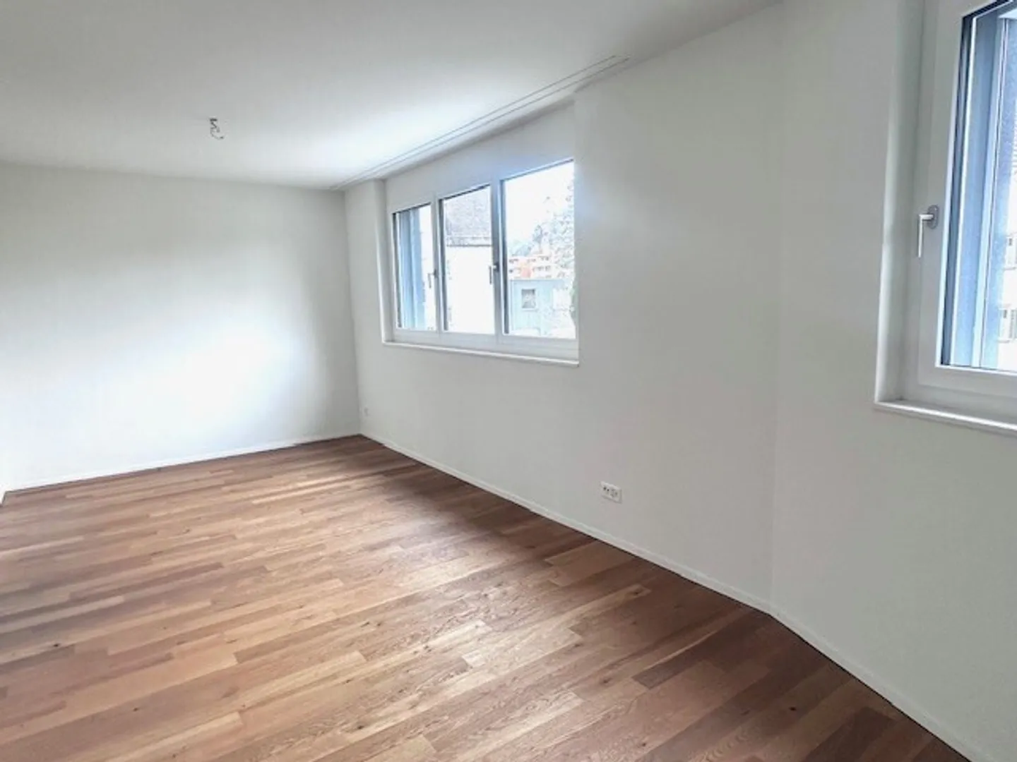 Stylish 4.5-room apartment with large terrace - Photo 8 of 11