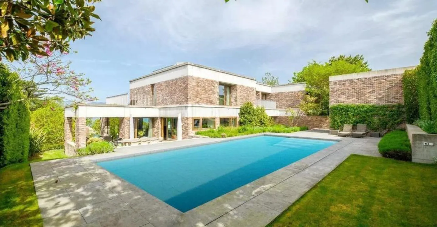Luxuriöse Architektenvilla, Seeblick, Spa, Schwimmbad, Linke Seite - Foto 1 von 13
