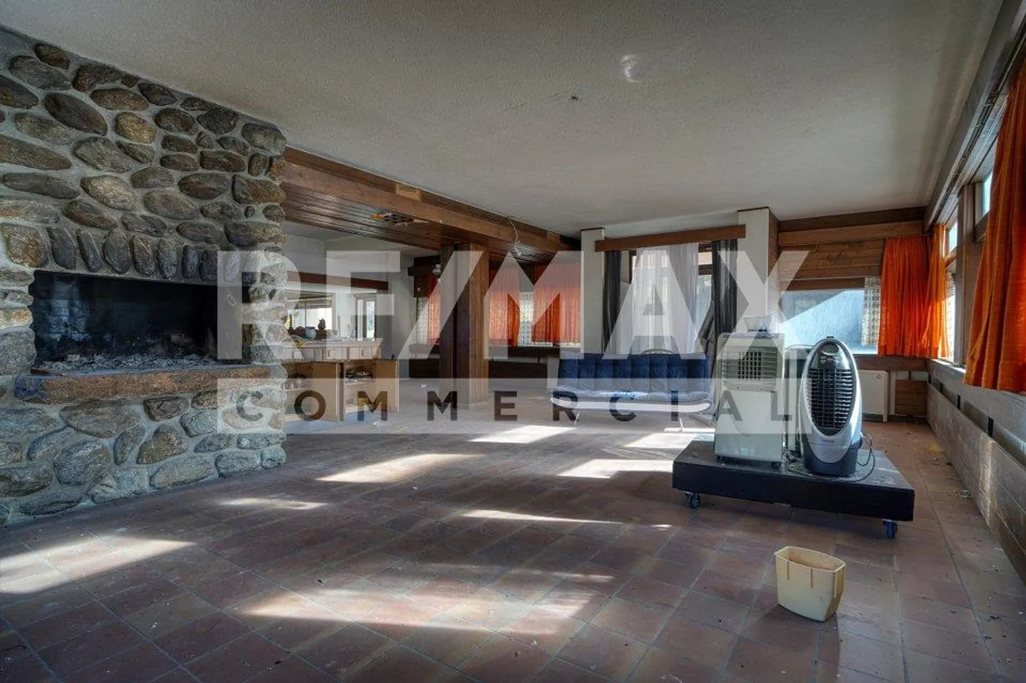 Immeuble mixte avec restaurant - Photo 4 sur 8