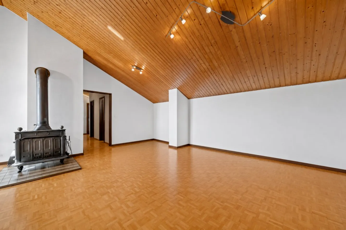 3,5-Zimmer-Wohnung mit herrlichem Blick auf den See und die Berge! - Foto 3 von 10