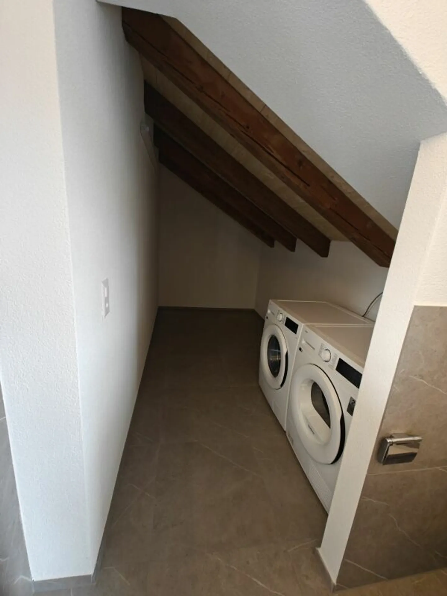 Appartement loft de haute qualité au cœur de Rüti - Photo 4 sur 11