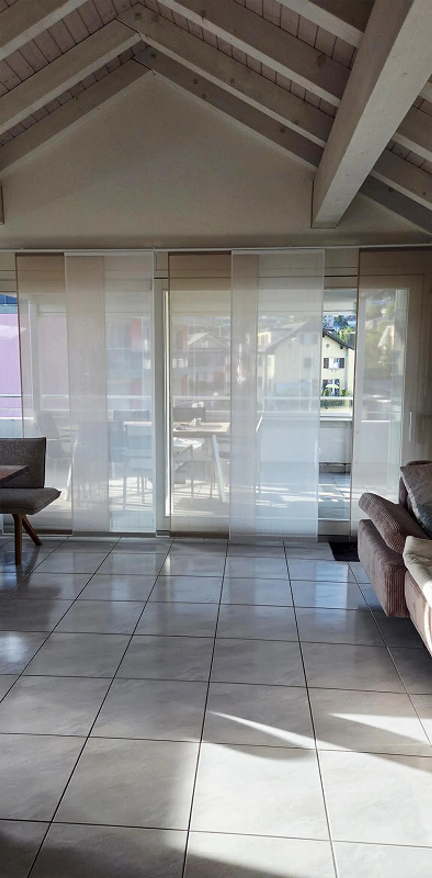 4.5-Room Penthouse Apartment with Spacious Terrace - Photo 4 of 24