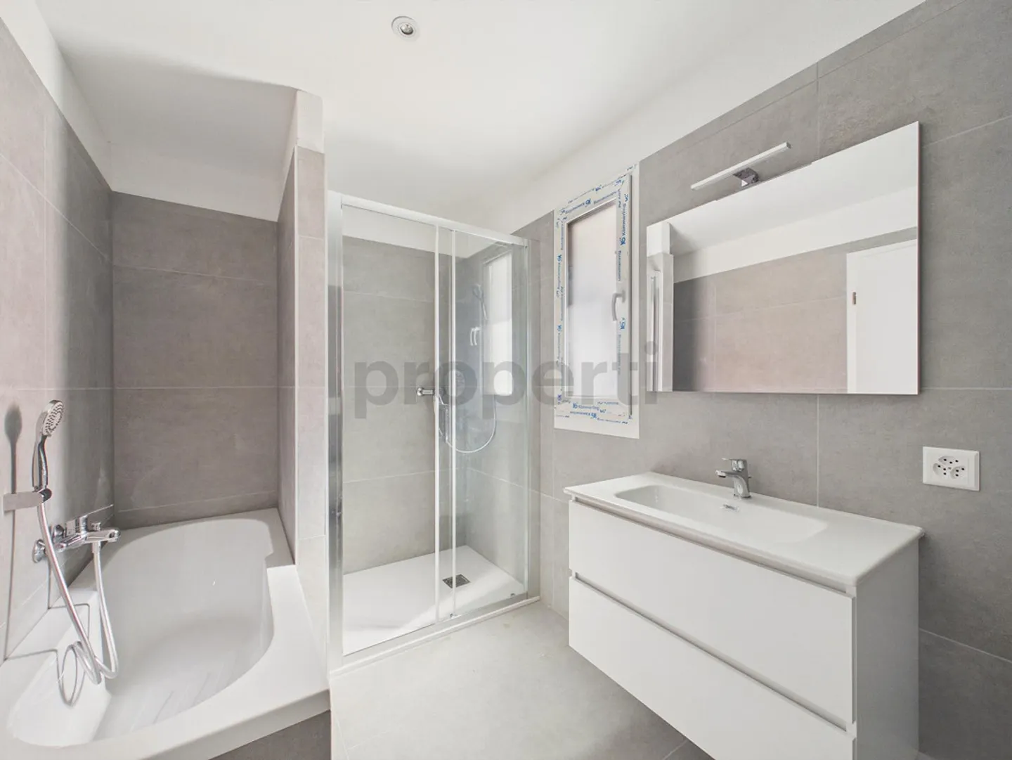 Modern 3.5-room apartment with cellar, Biasca - Photo 13 of 16