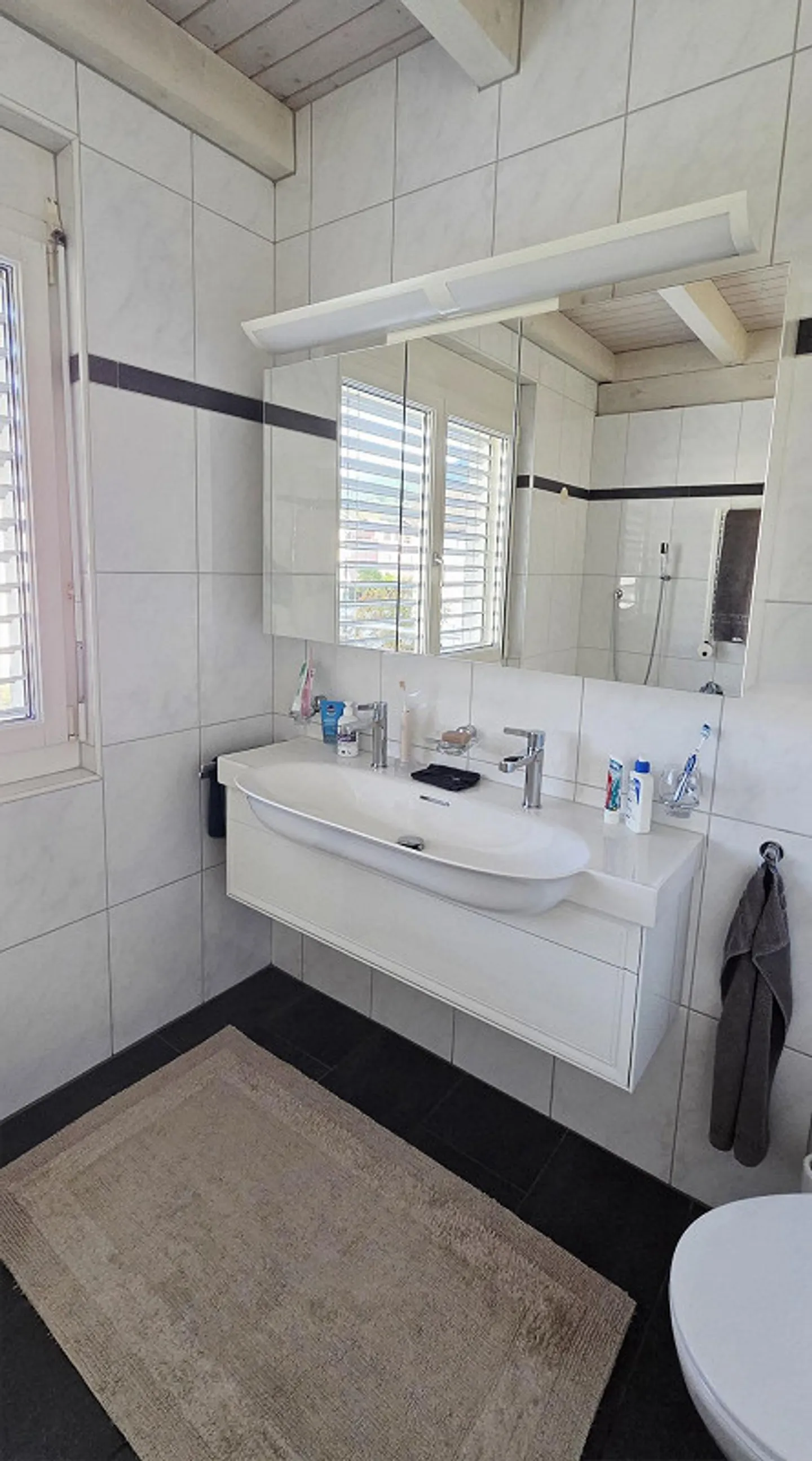 4.5-Room Penthouse Apartment with Spacious Terrace - Photo 11 of 24