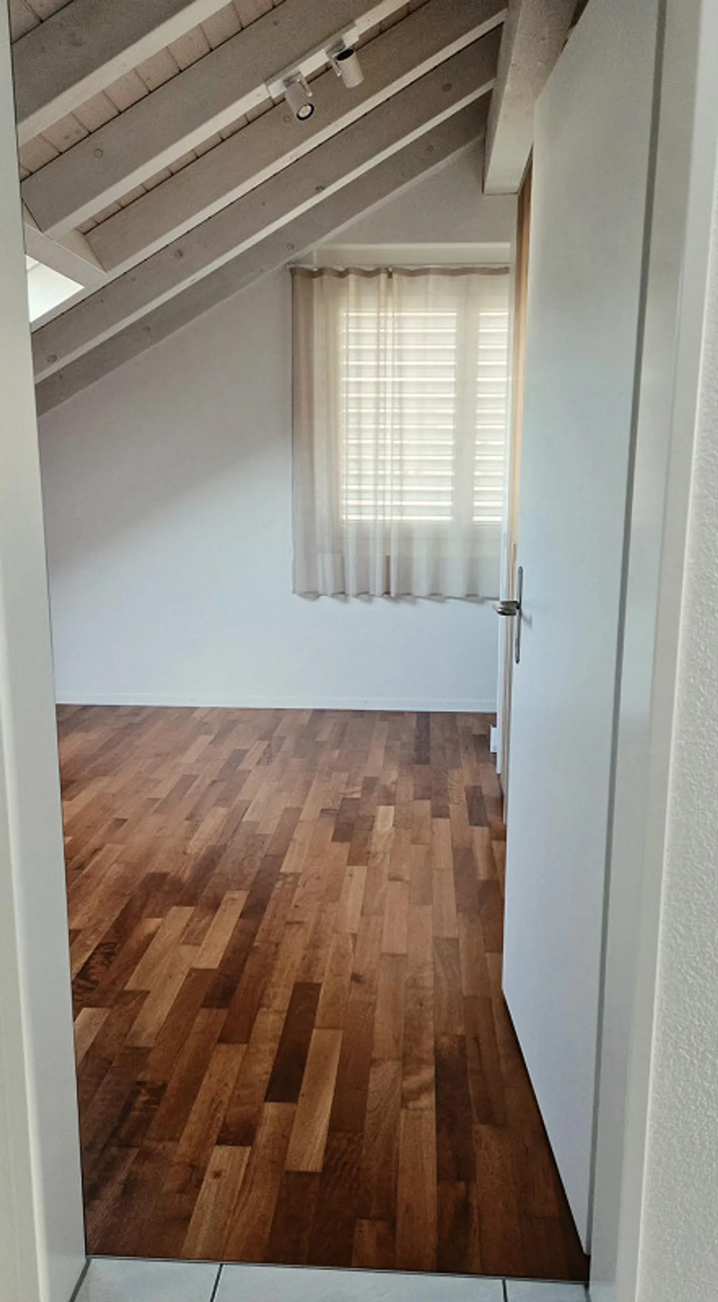 4.5-Room Penthouse Apartment with Spacious Terrace - Photo 17 of 24