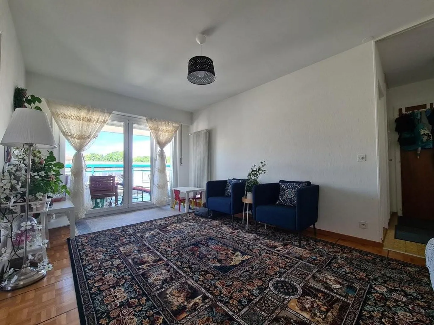 3 rooms in the heights of Lausanne - Photo 3 of 7