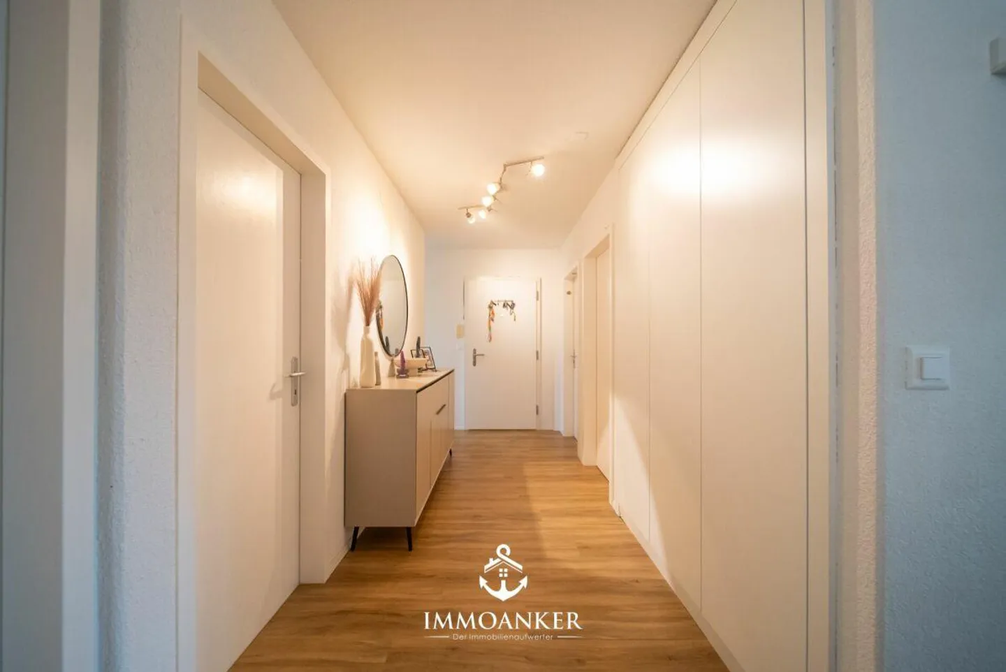 Four Rooms. One Lake. Countless Moments of Happiness - 4.0 Room Apartment ... - Photo 3 of 13