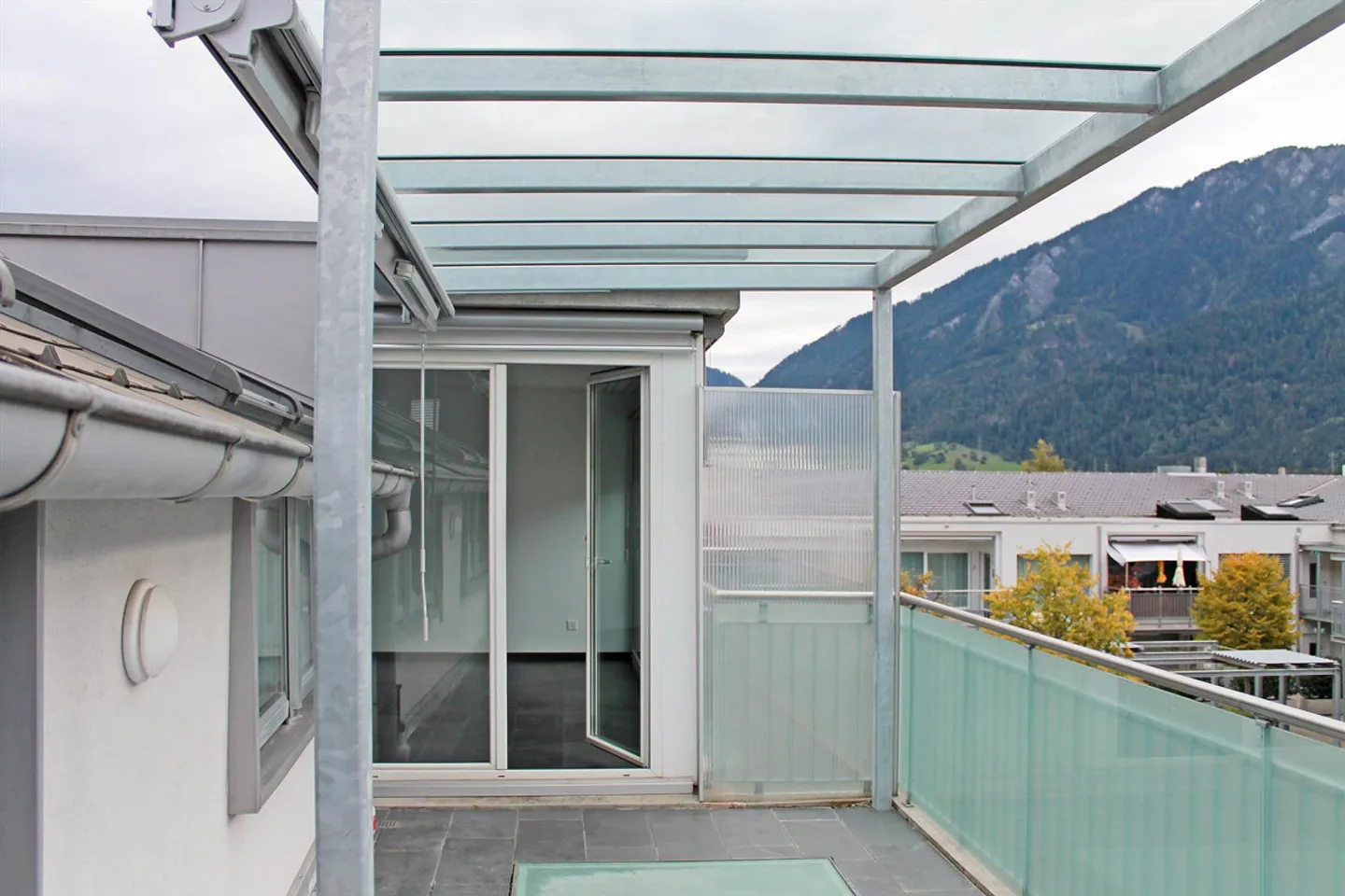 Appartement sous les toits exclusif de 4,5 pièces avec charme et standard de propriété - Photo 9 sur 10