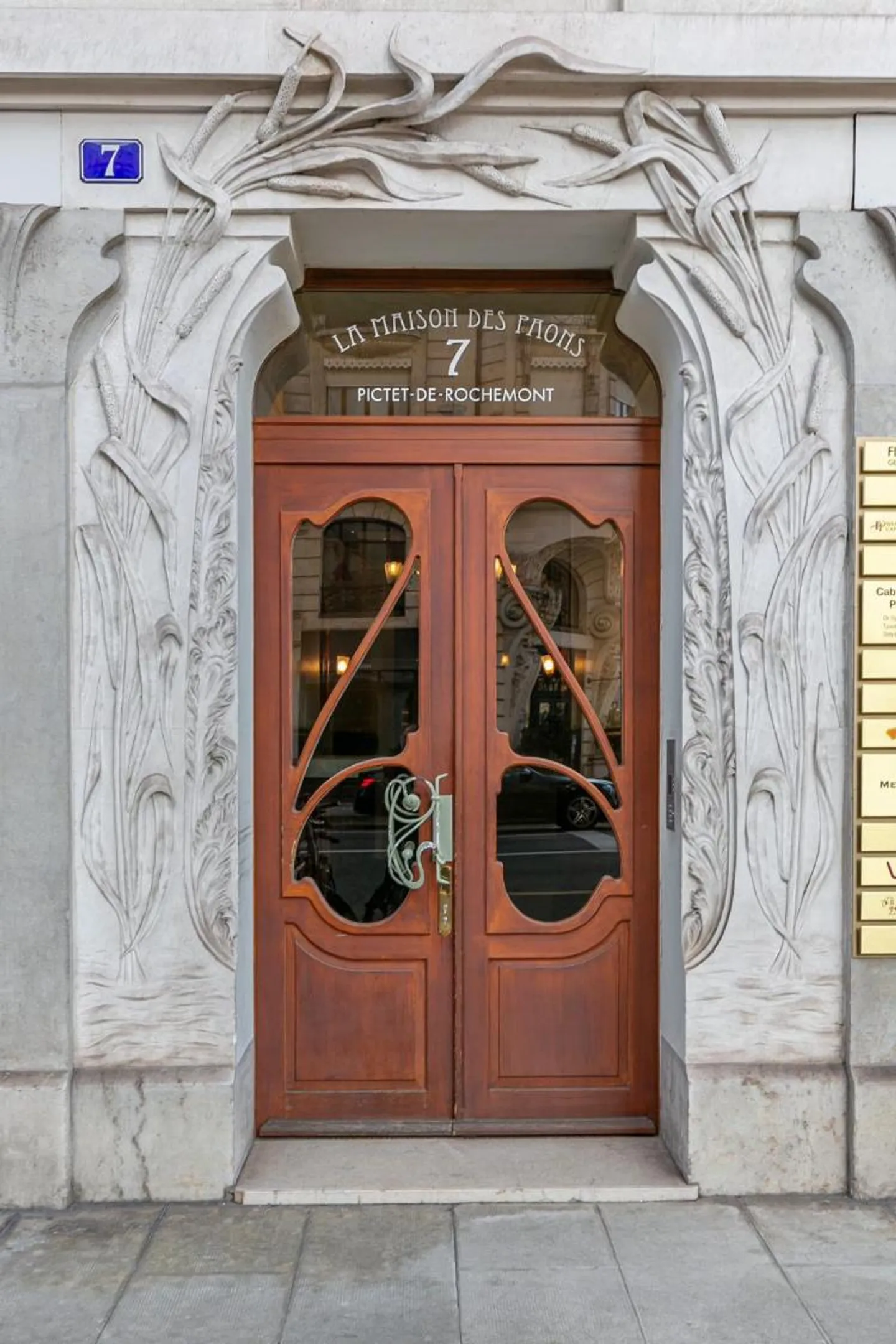 Spazio Commerciale in Stile Art Nouveau - Foto 1 di 3