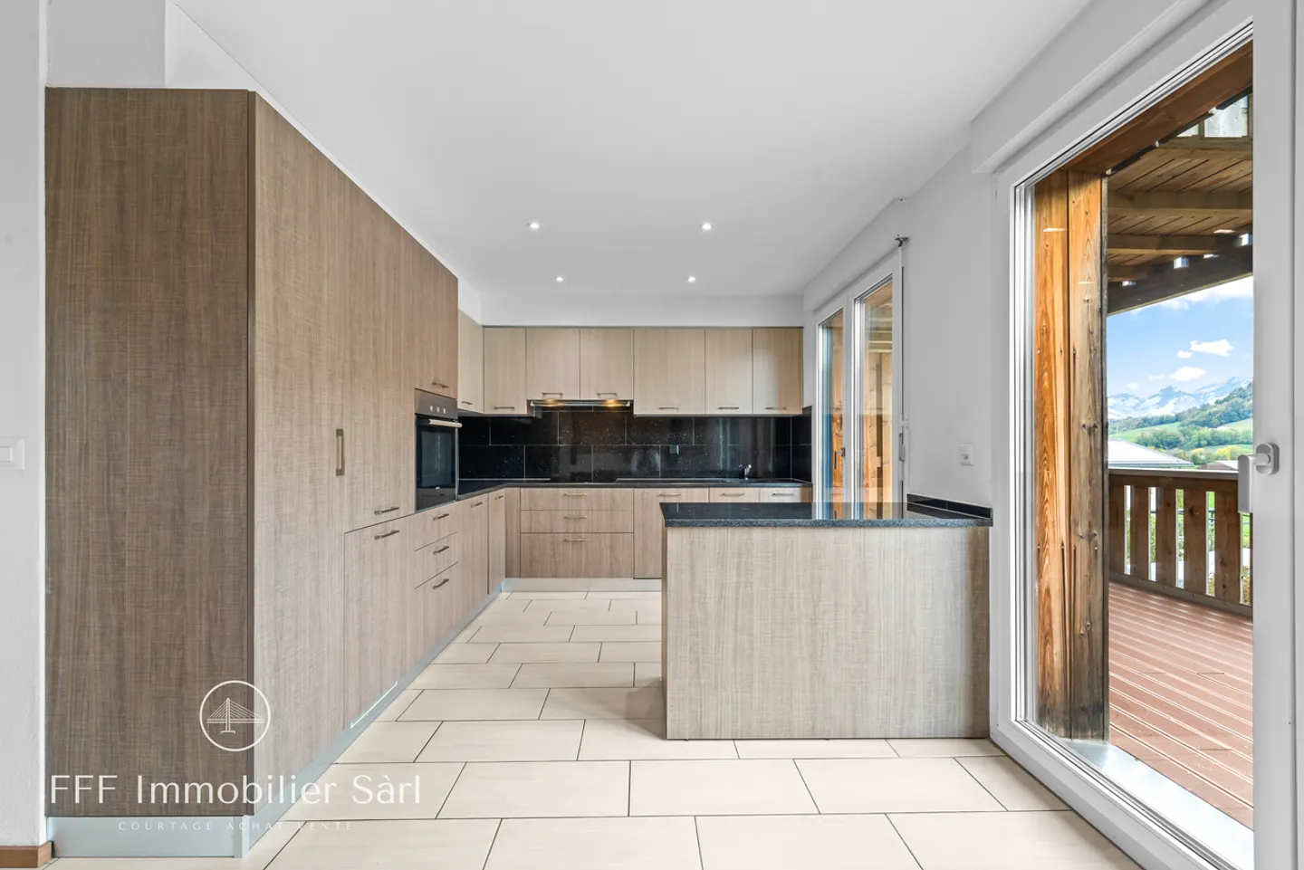 Charming Apartment with Castle View - Photo 10 of 16