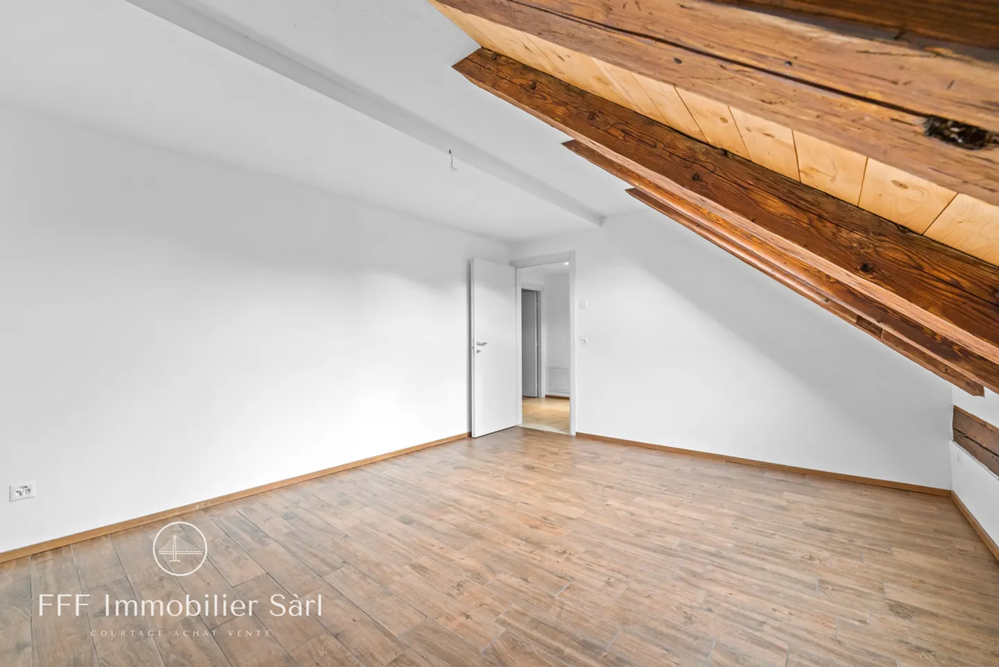 Charming Apartment with Castle View - Photo 11 of 16