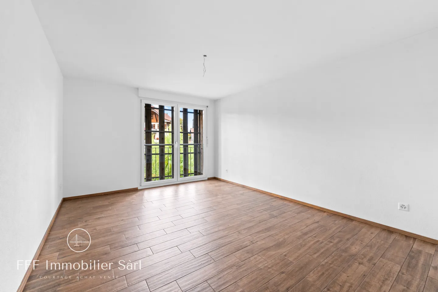 Charming Apartment with Castle View - Photo 12 of 16