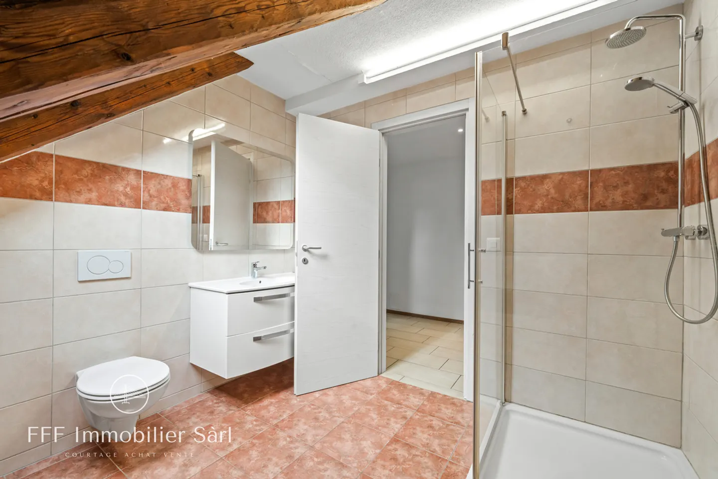 Charming Apartment with Castle View - Photo 13 of 16