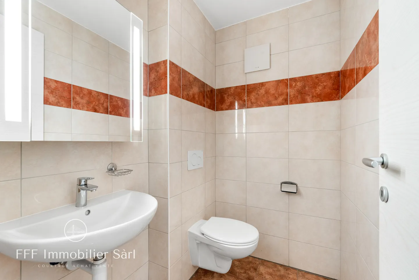 Charming Apartment with Castle View - Photo 14 of 16