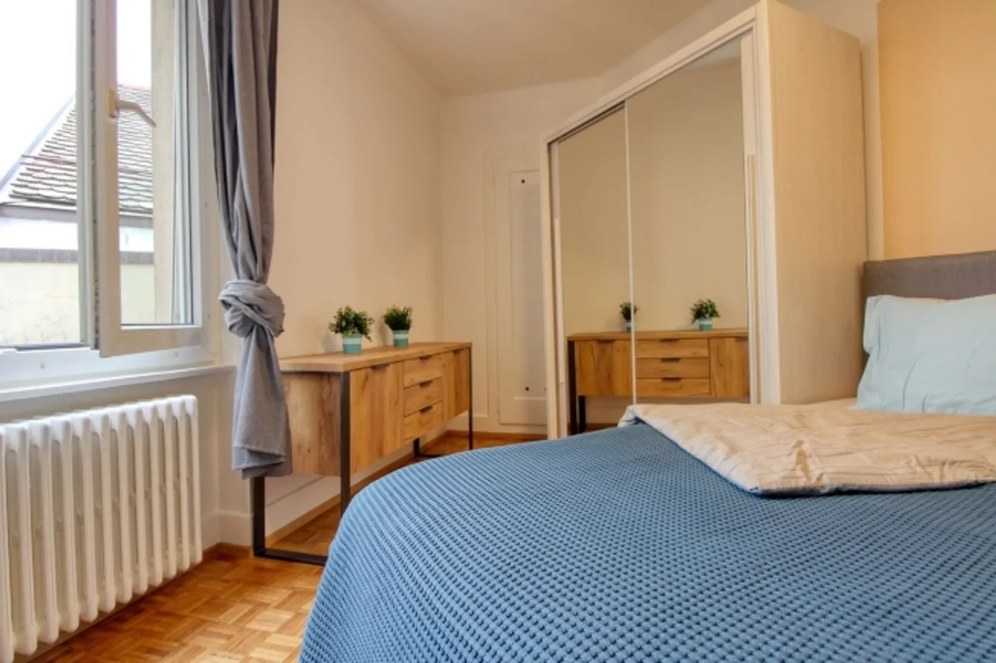 A real cocoon in the center of Lausanne - Photo 4 of 11