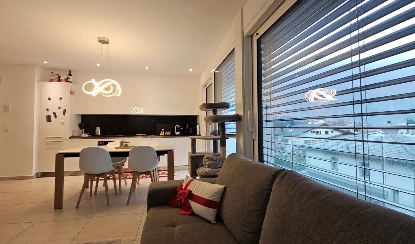 APPARTAMENTO 3.5 LOCALI ULTIMO PIANO - Foto 4 di 12