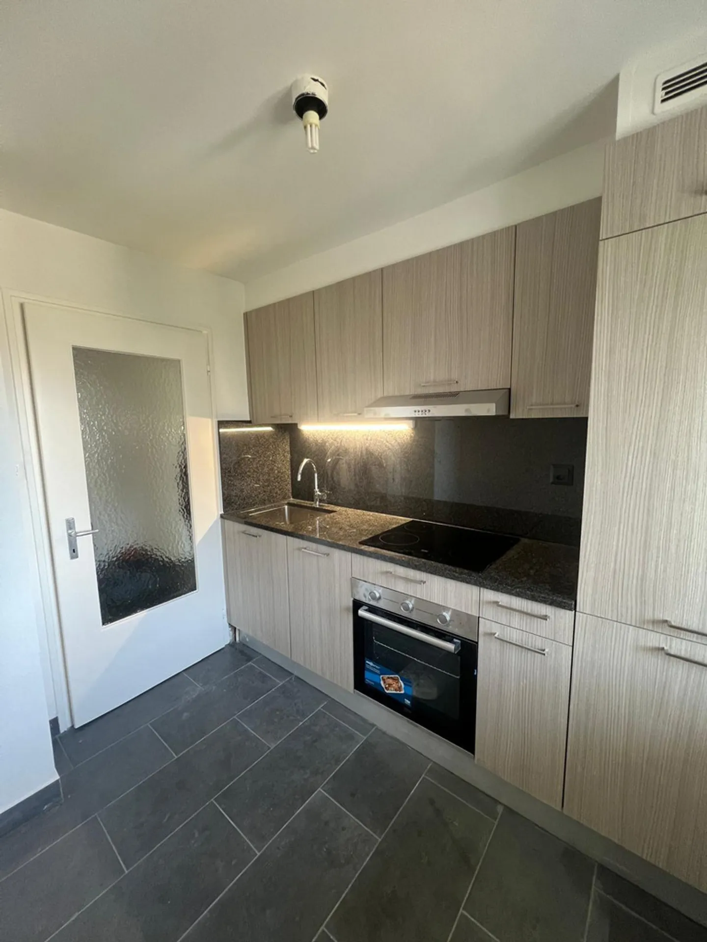 Appartement Charmant à Lausanne - Photo 2 sur 7
