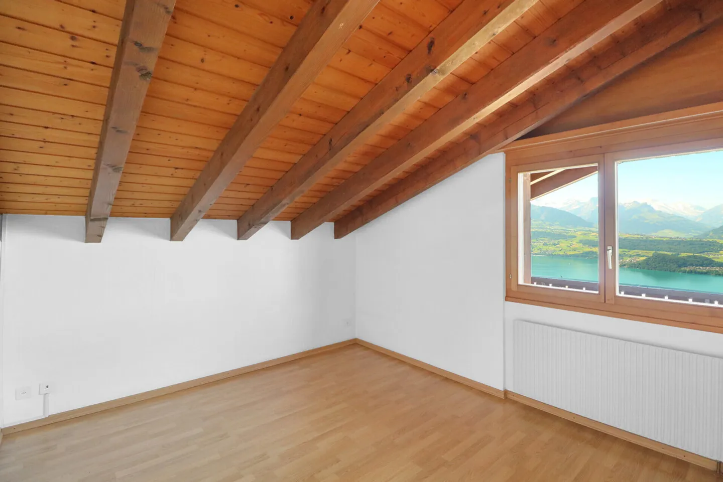 Stupenda Maisonette con Vista Lago - Foto 10 di 13