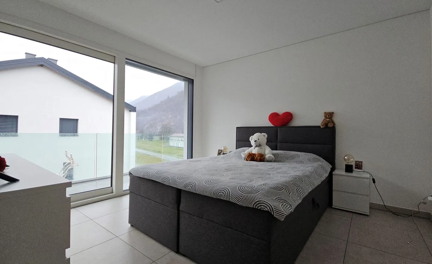 APPARTAMENTO 3.5 LOCALI ULTIMO PIANO - Foto 9 di 12