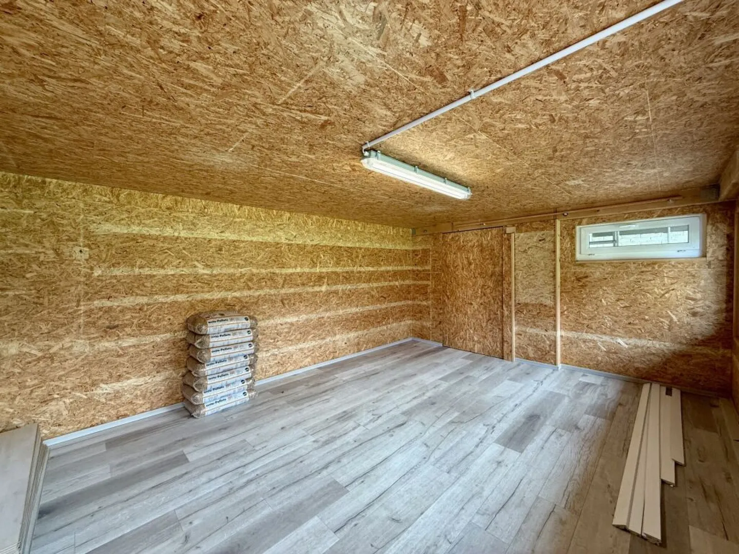 Maison à haut plafond de 3,5 pièces soigneusement rénovée à Seeberg - Photo 9 sur 11