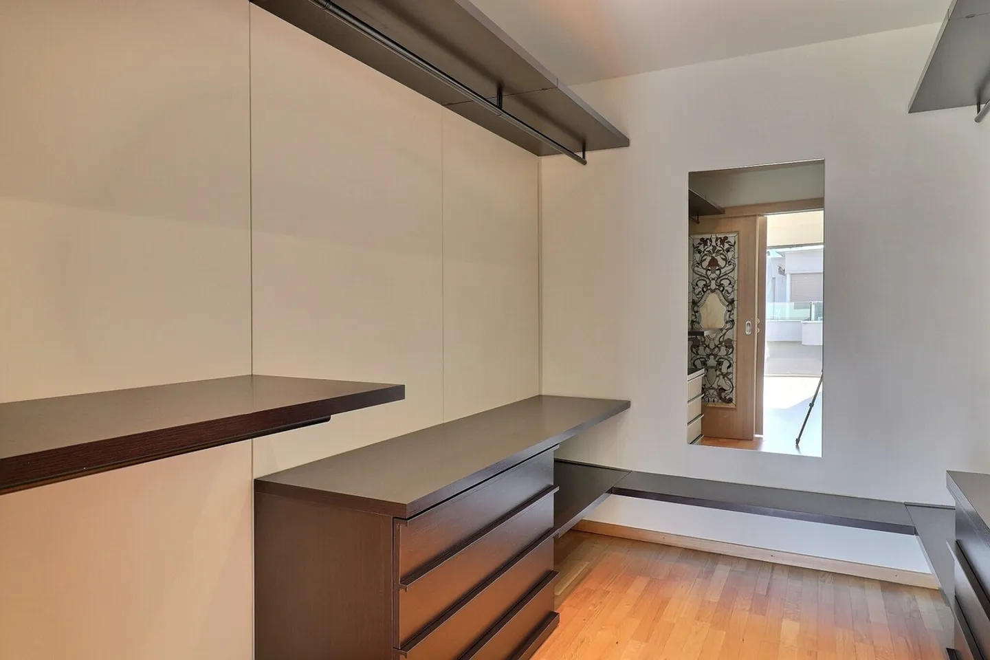 Wunderschöne 5,5 Zimmer mit atemberaubendem Blick auf den See und die Alpen - Foto 11 von 15