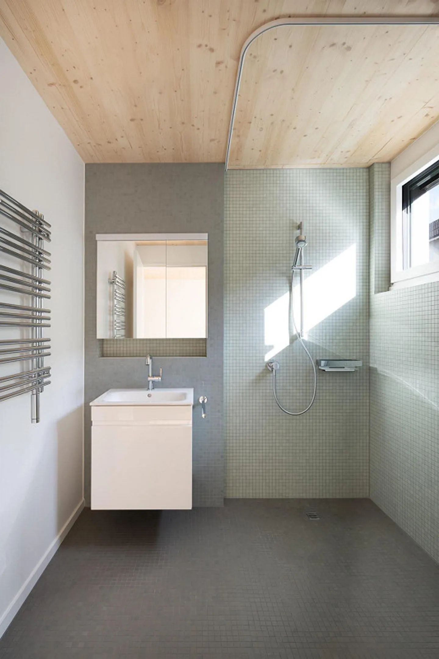 Moderne Wohnung mit grossem Balkon - Foto 8 von 9