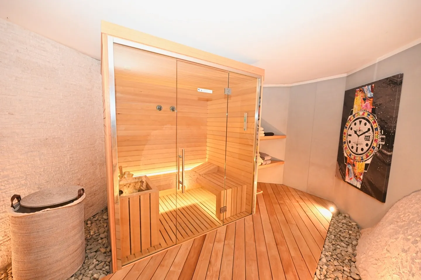 Exklusive Luxusvilla mit Innenpool und Seeblick - Foto 22 von 23