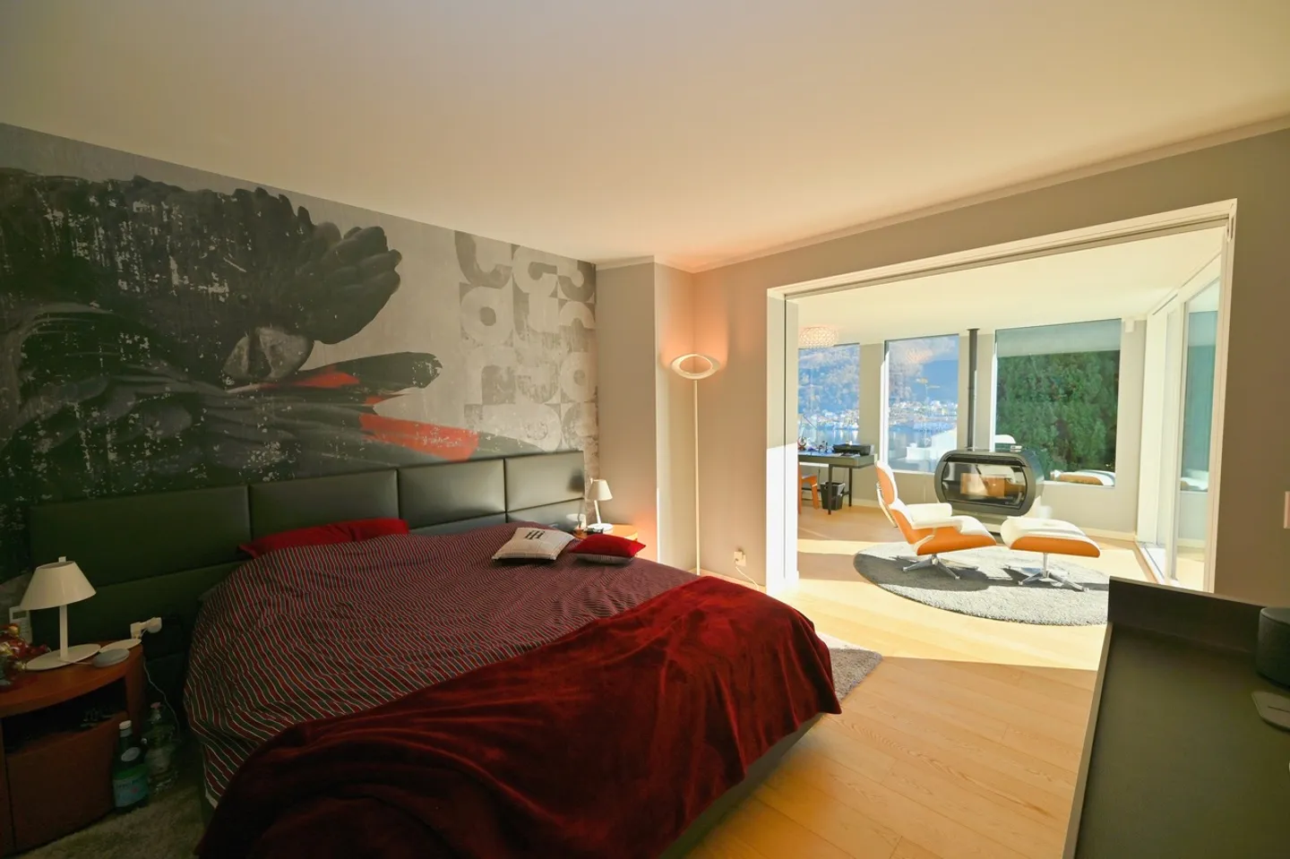 Exklusive Luxusvilla mit Innenpool und Seeblick - Foto 12 von 23