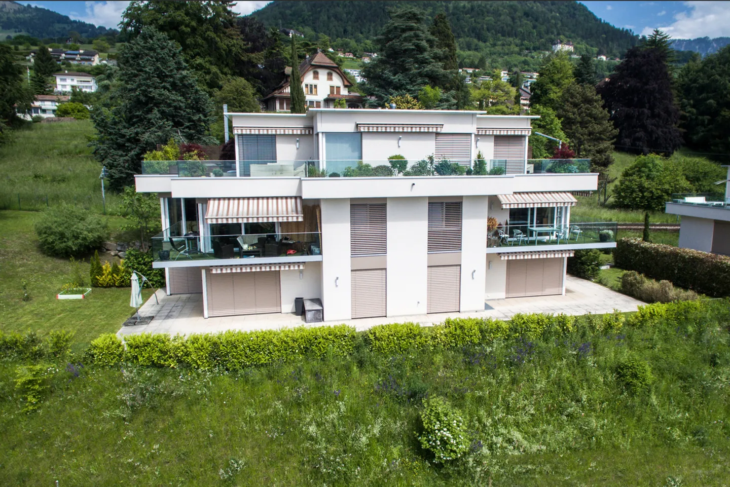 Wunderschöne 5,5 Zimmer mit atemberaubendem Blick auf den See und die Alpen - Foto 15 von 15