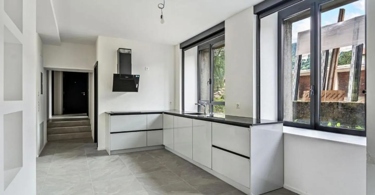 Courtelary, magnificent 4.5 room apartment on the ground floor - Photo 2 of 11
