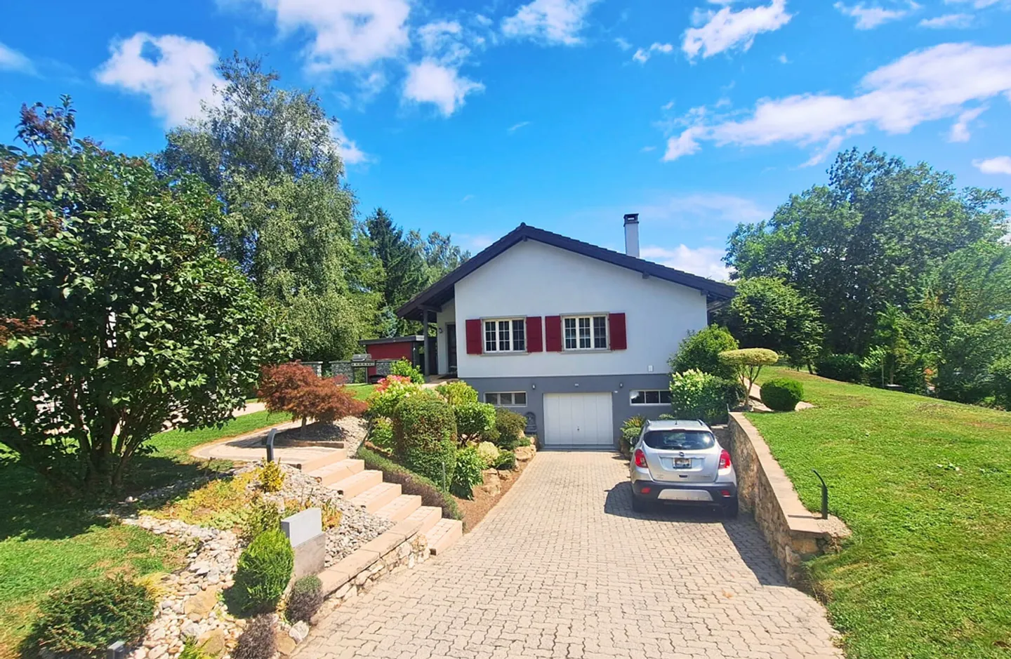 Single-family house with 6 rooms - Photo 2 of 11