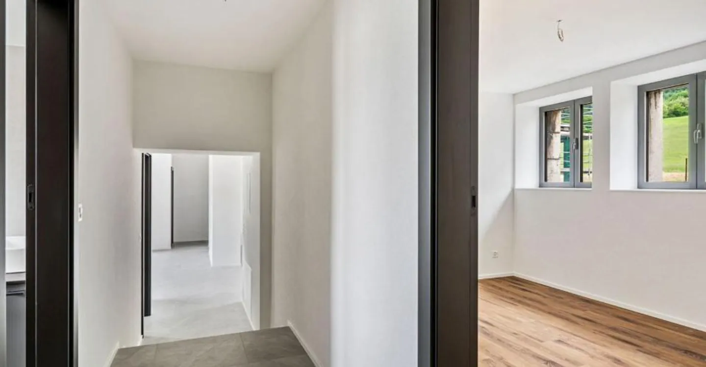 Courtelary, magnificent 4.5 room apartment on the ground floor - Photo 3 of 11