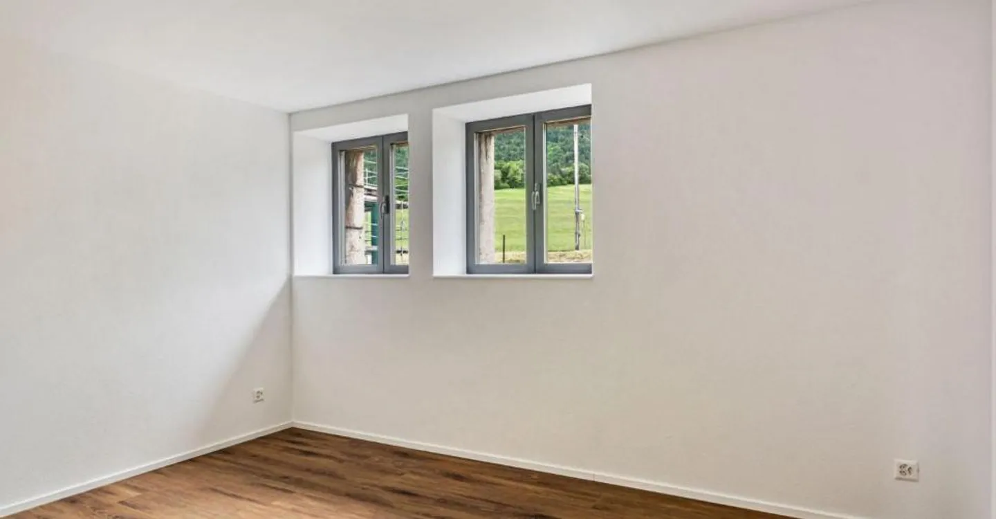 Courtelary, magnificent 4.5 room apartment on the ground floor - Photo 8 of 11