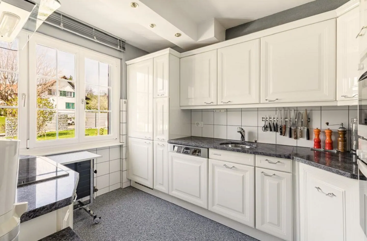 Single-family house with 6 rooms - Photo 5 of 11