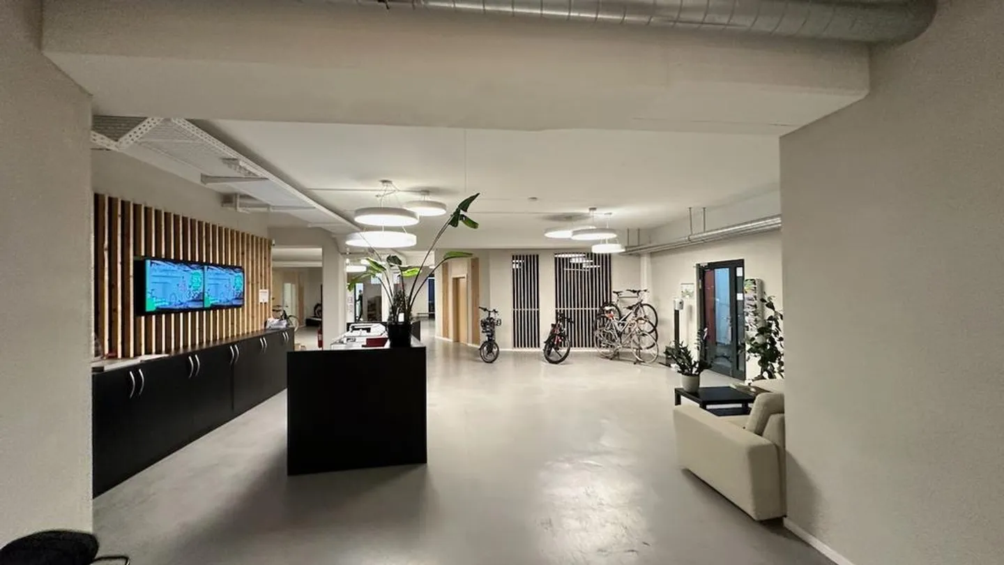 Spazio commerciale versatile in una posizione privilegiata! - Foto 5 di 6