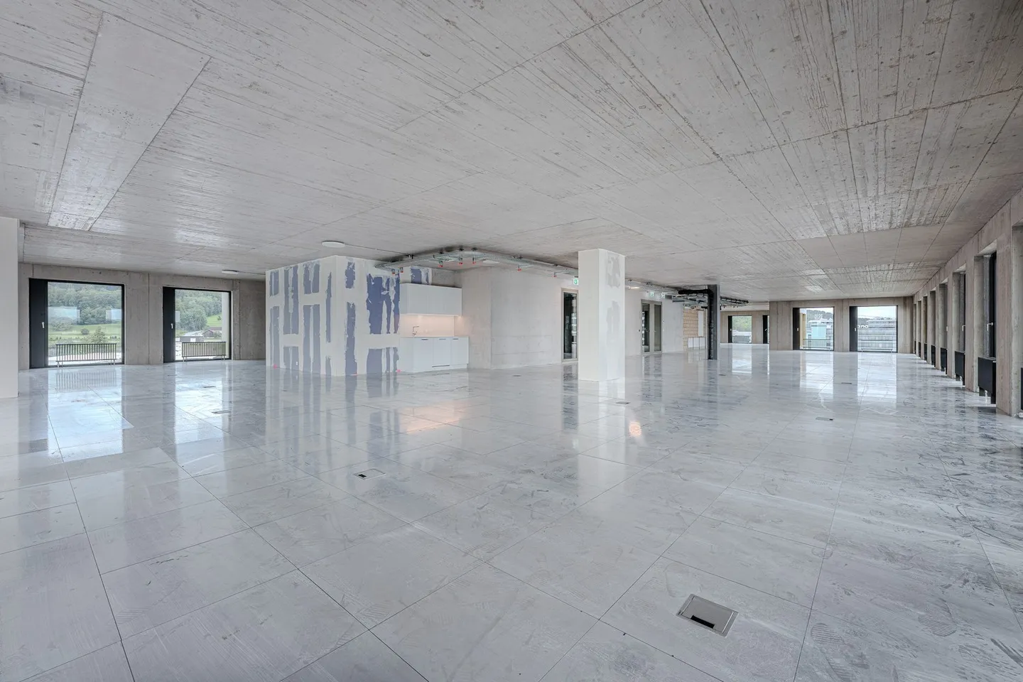 Spazio ufficio moderno - Foto 2 di 11