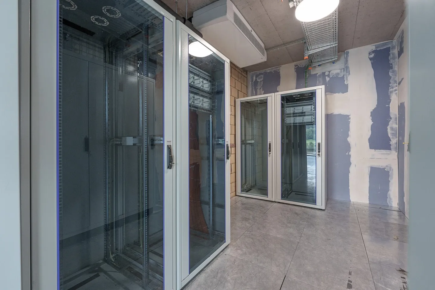 Spazio ufficio moderno - Foto 8 di 11