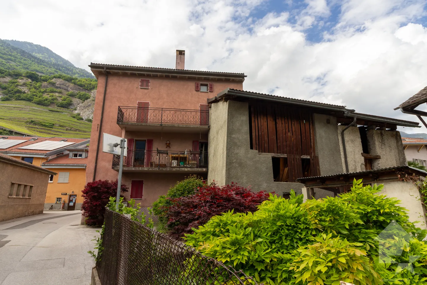 Maison villageoise à rénover entièrement - Photo 7 sur 8