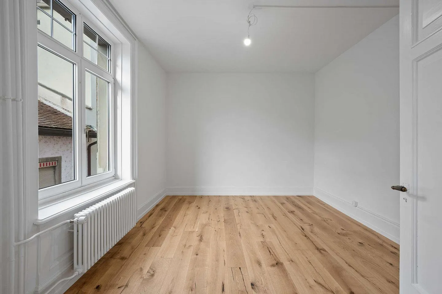 Incantevole appartamento di 4,5 stanze appena ristrutturato e pronto per essere abitato - Foto 11 di 14