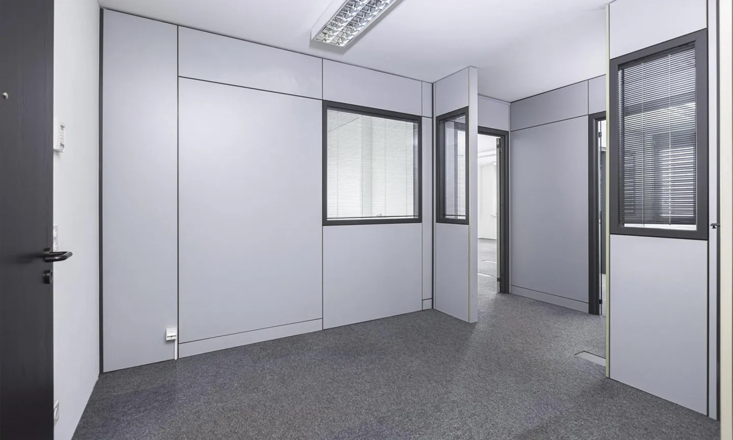 GERÄUMIGES BÜRO ZU VERMIETEN IN ZENTRALER LAGE IN VIGANELLO - Foto 8 von 10