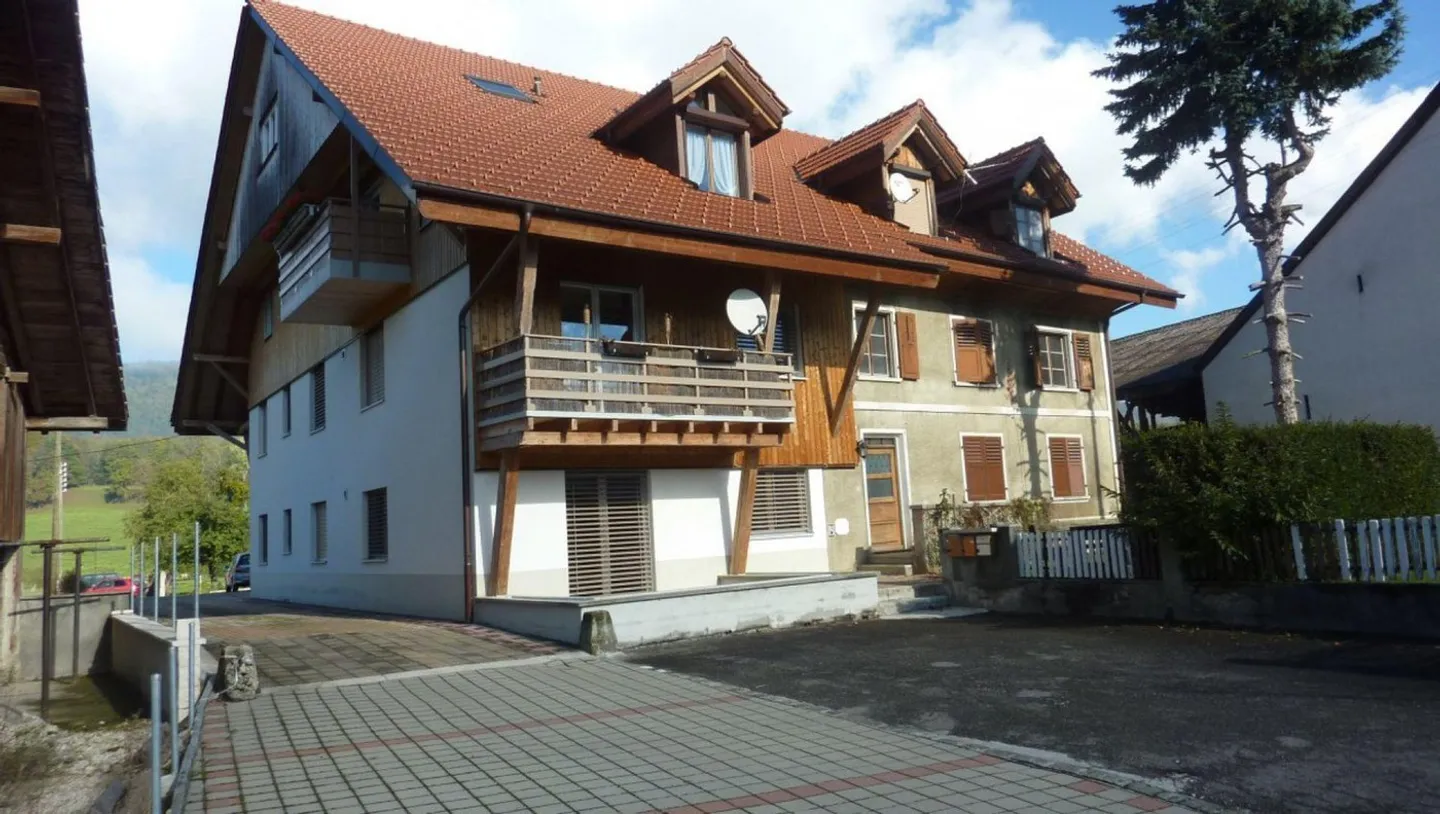 Apartment in the heart of a village - Photo 1 of 6