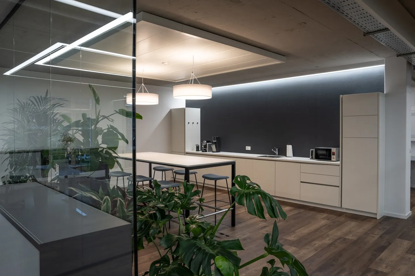 *** Superbe espace de bureau dans un emplacement central *** - Photo 4 sur 8