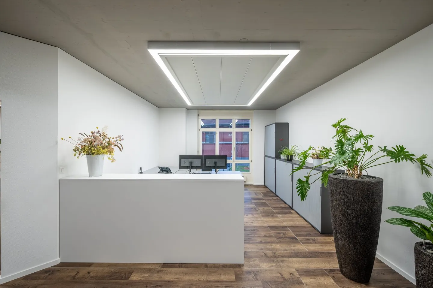 *** Superbe espace de bureau dans un emplacement central *** - Photo 7 sur 8