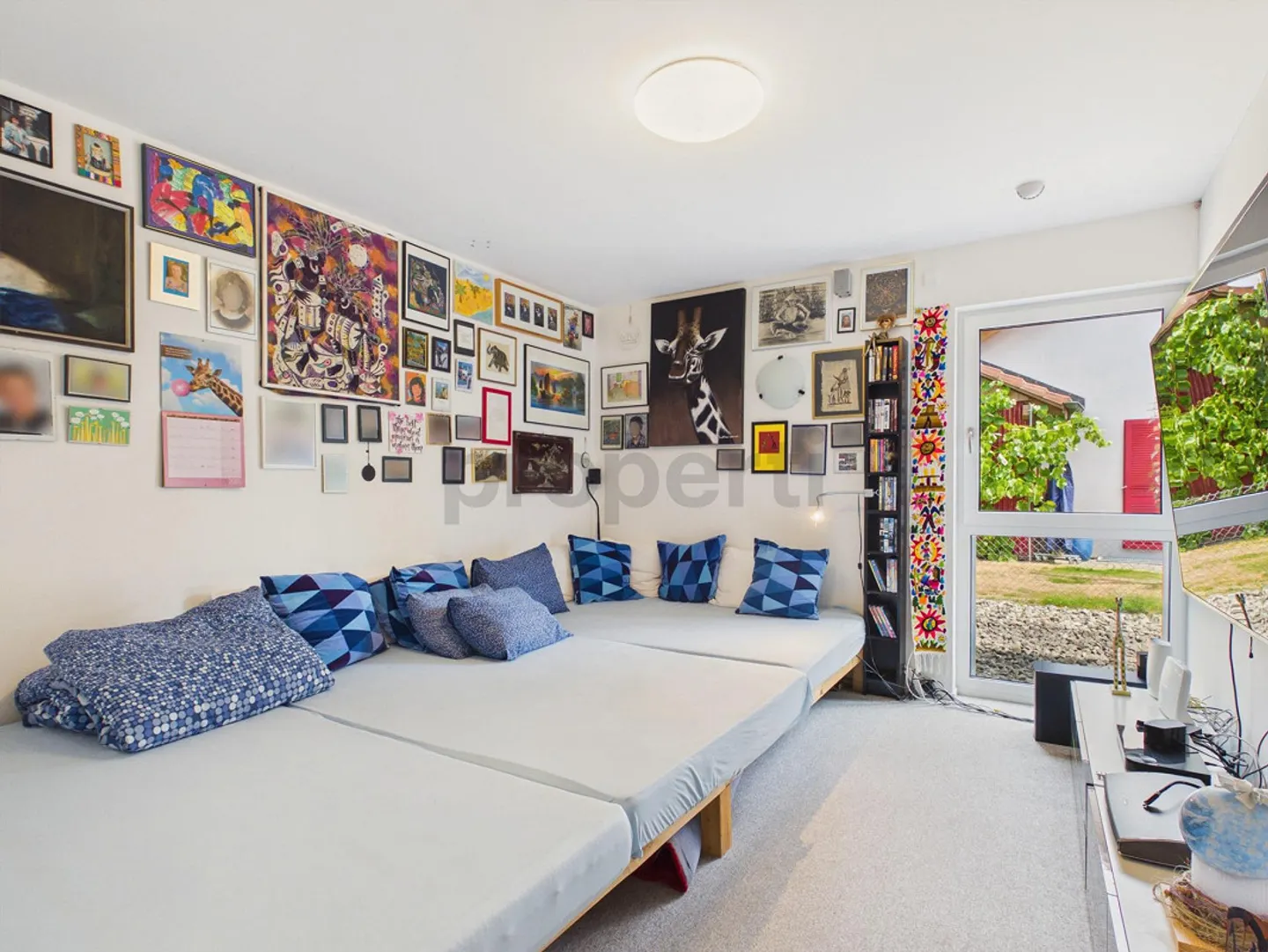 Unobstructed view into the greenery, Minergie standard and large terraced garden - Photo 8 of 14