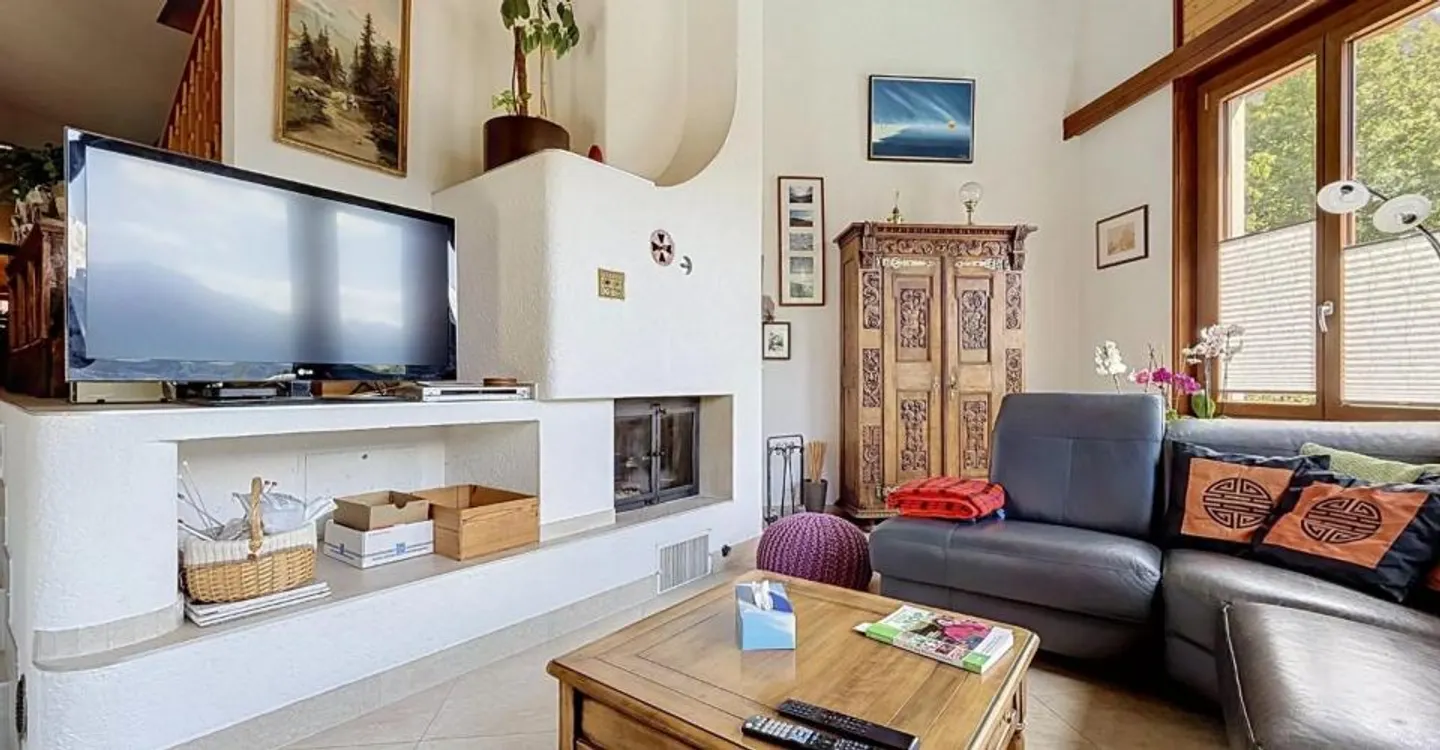 Charming family villa with covered terrace and exceptional view - Photo 5 of 11