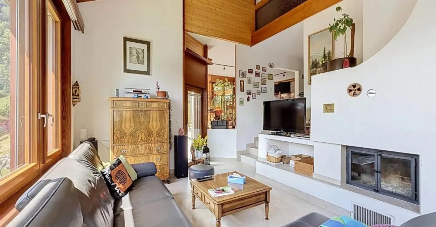Charming family villa with covered terrace and exceptional view - Photo 6 of 11