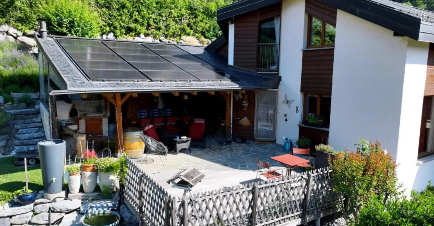 Charming family villa with covered terrace and exceptional view - Photo 11 of 11