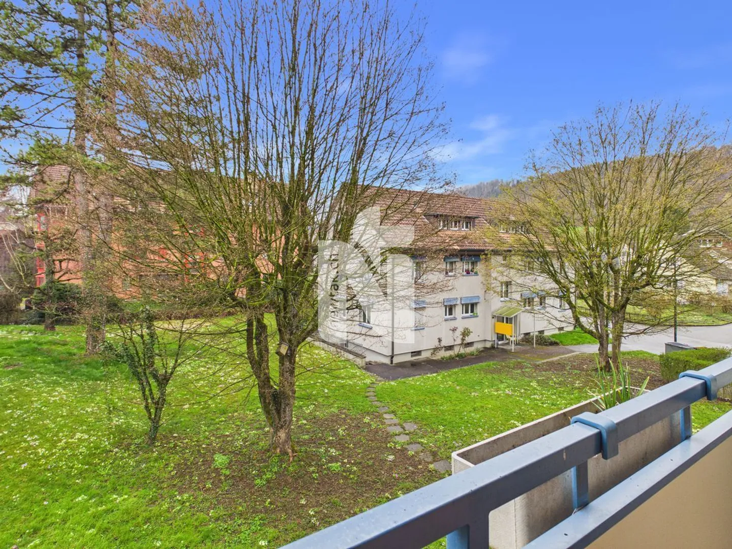 Appartement lumineux et central de 2 pièces à Sissach avec balcon et proximité de la nature - Photo 6 sur 7